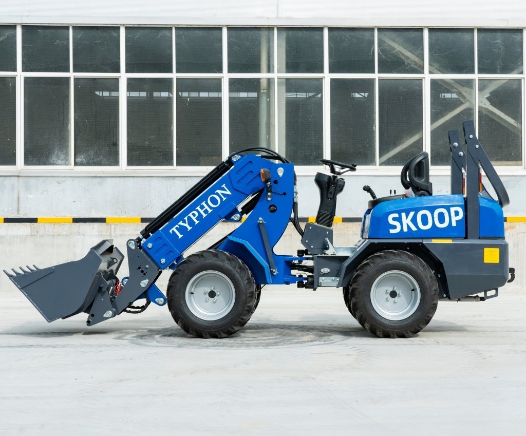 New TYPHON Telescopic Wheel Loader with Kubota D1105 engine 25 hp 1 ton Load USA thumbnail 14